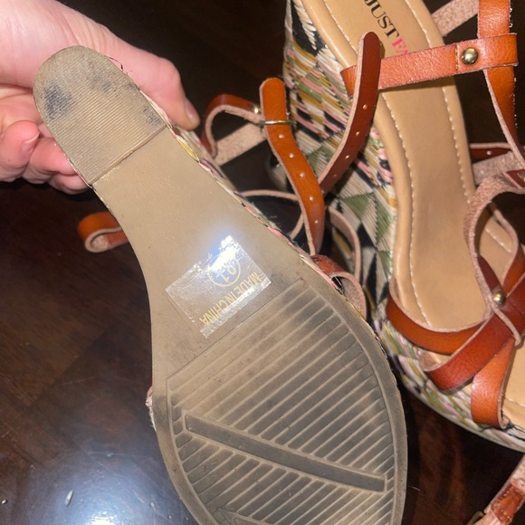 Size 8 1/2 wedge style heels. Super cute and great condition. - Picture 4 of 4